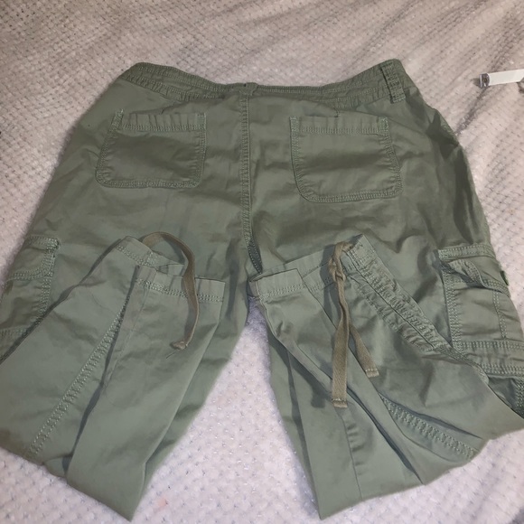 Capris - Picture 2 of 3